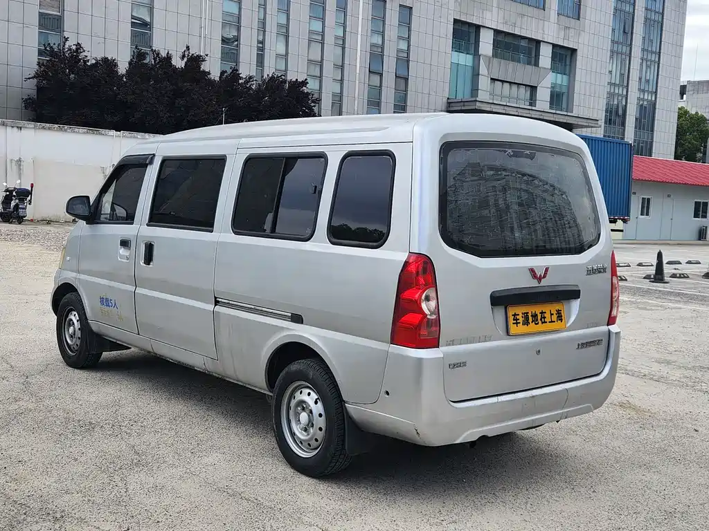 Wuling Rongguang 五菱荣光 2017款 1.2 L 加长基本型