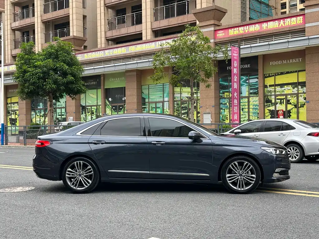 Taurus EcoBoost 245 Vignale Premium Enjoyment