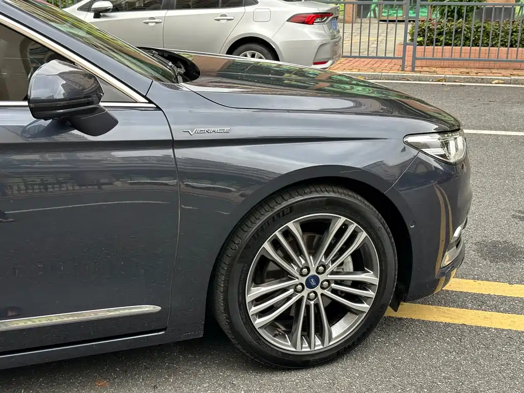 Taurus EcoBoost 245 Vignale Premium Enjoyment