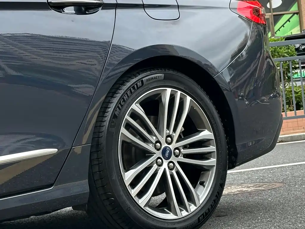 Taurus EcoBoost 245 Vignale Premium Enjoyment