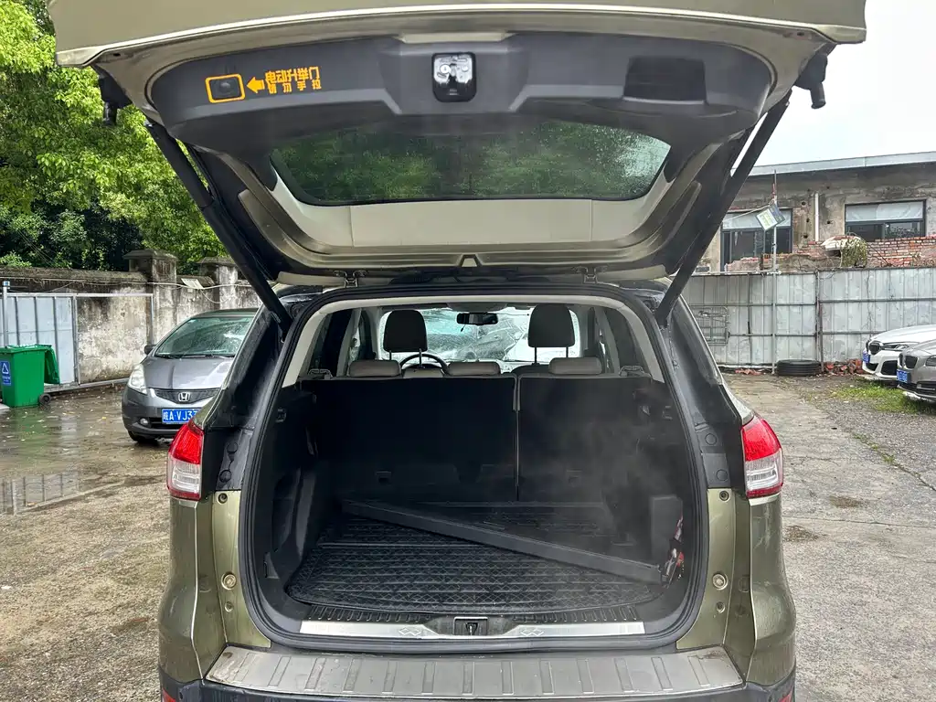 Kuga 2.0 L GTDi 4 WD Elite