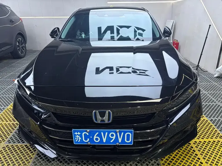Honda Accord Sharp· Hybrid 2.0 L Phantom Night · Sharp Smart