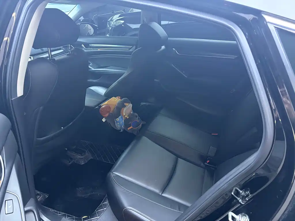 Accord Sharp· Hybrid 2.0 L Phantom Night · Sharp Smart