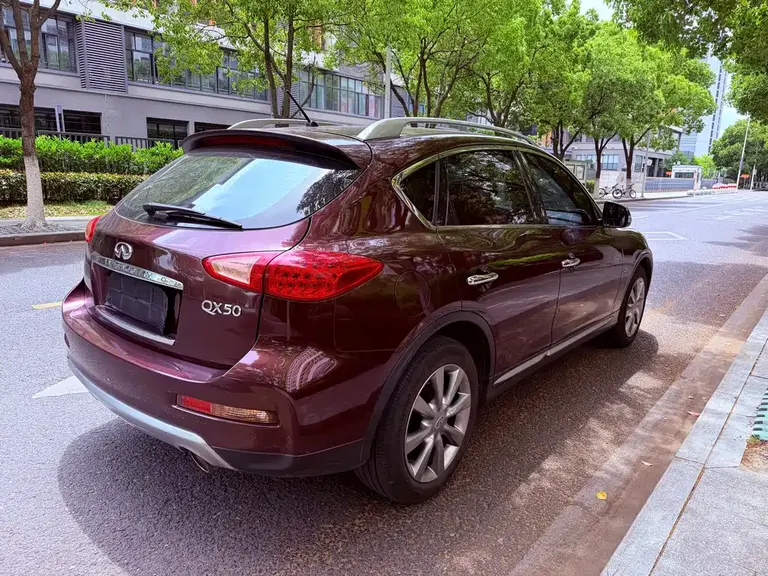 Infiniti QX50 2.5 L Joy
