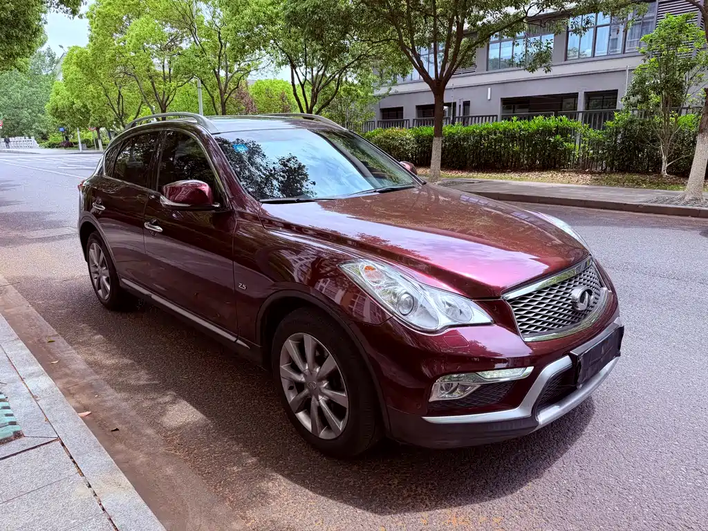 Infiniti QX50 2.5 L Joy