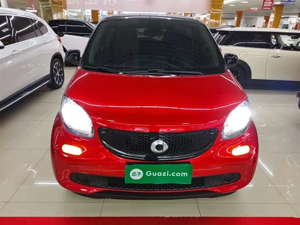smart forfour 0.9 T 66 kW Pioneer