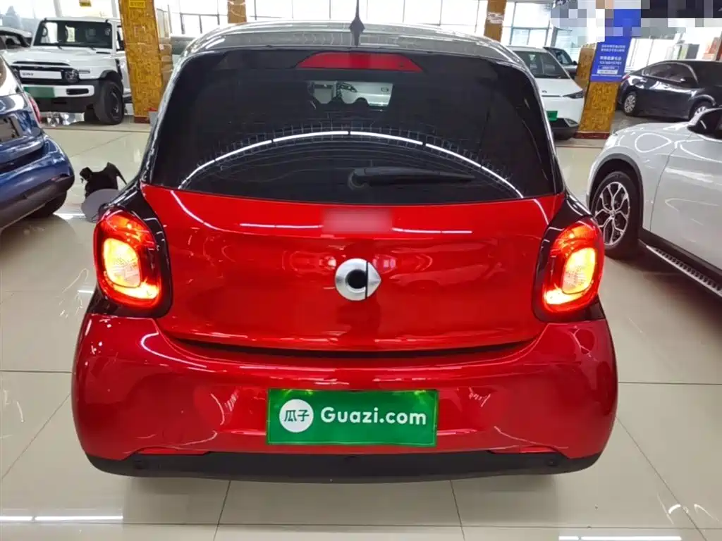 smart forfour 0.9 T 66 kW Pioneer