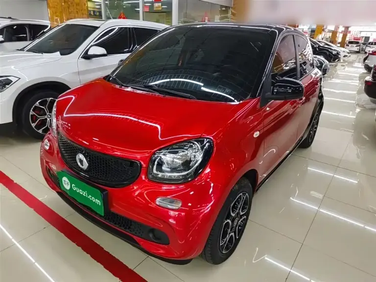 smart forfour 0.9 T 66 kW Pioneer