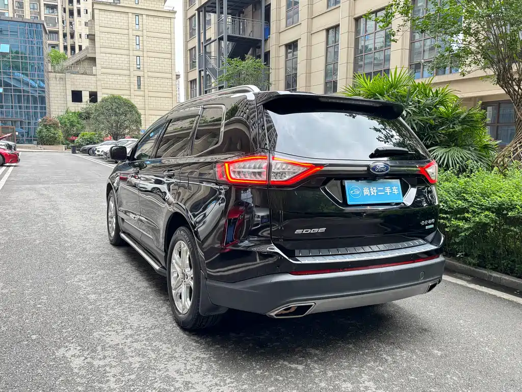 Edge EcoBoost 245 2 WD Grand Sharp 7-seat