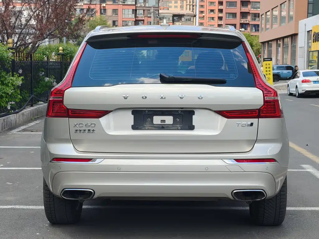 Volvo XC60 T5 4 WD Smart Ease CN-VI