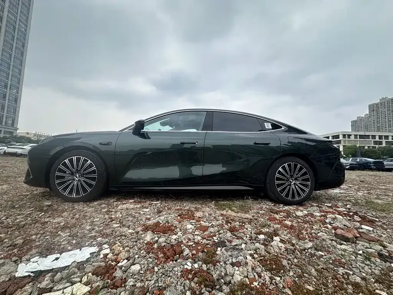 Geely Galaxy Xingyao 8 130 km EM-i Premium