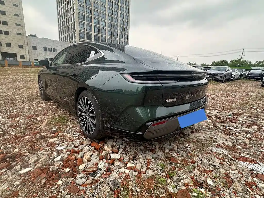 Galaxy Xingyao 8 130 km EM-i Premium