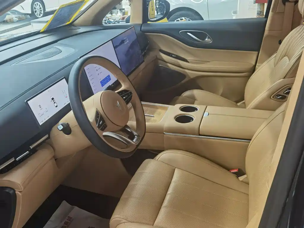 Voyah Dreamer PHEV 4 WD Flagship Kunpeng