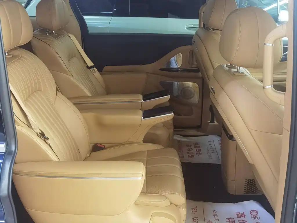 Voyah Dreamer PHEV 4 WD Flagship Kunpeng