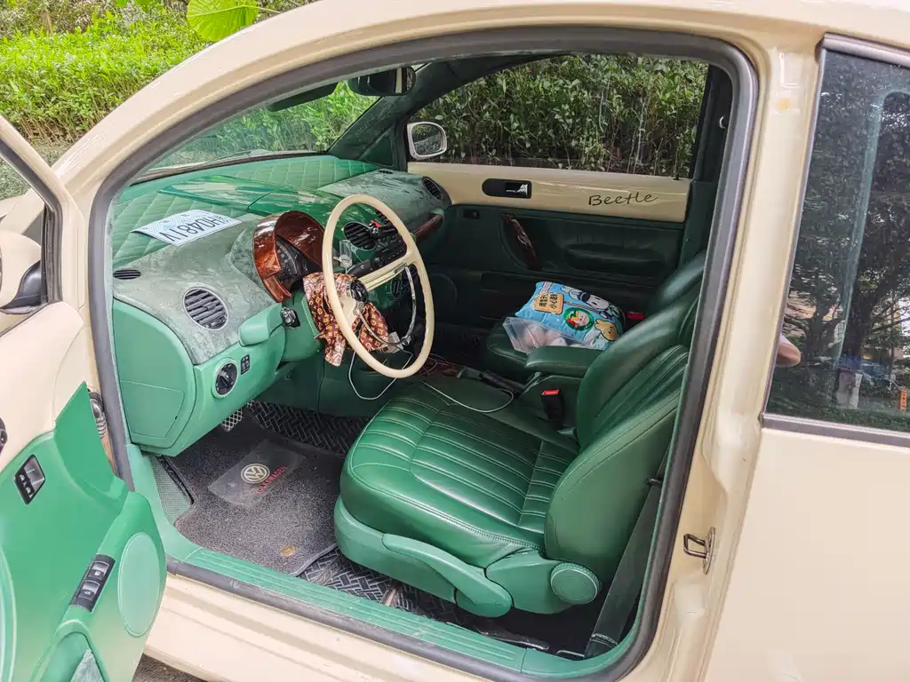 Beetle 1.8 T BlackOrange Luxury