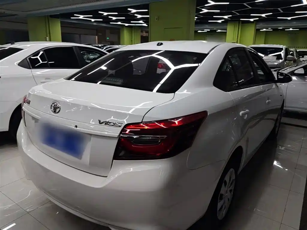 Vios 1.5 L CVT Smart Travel