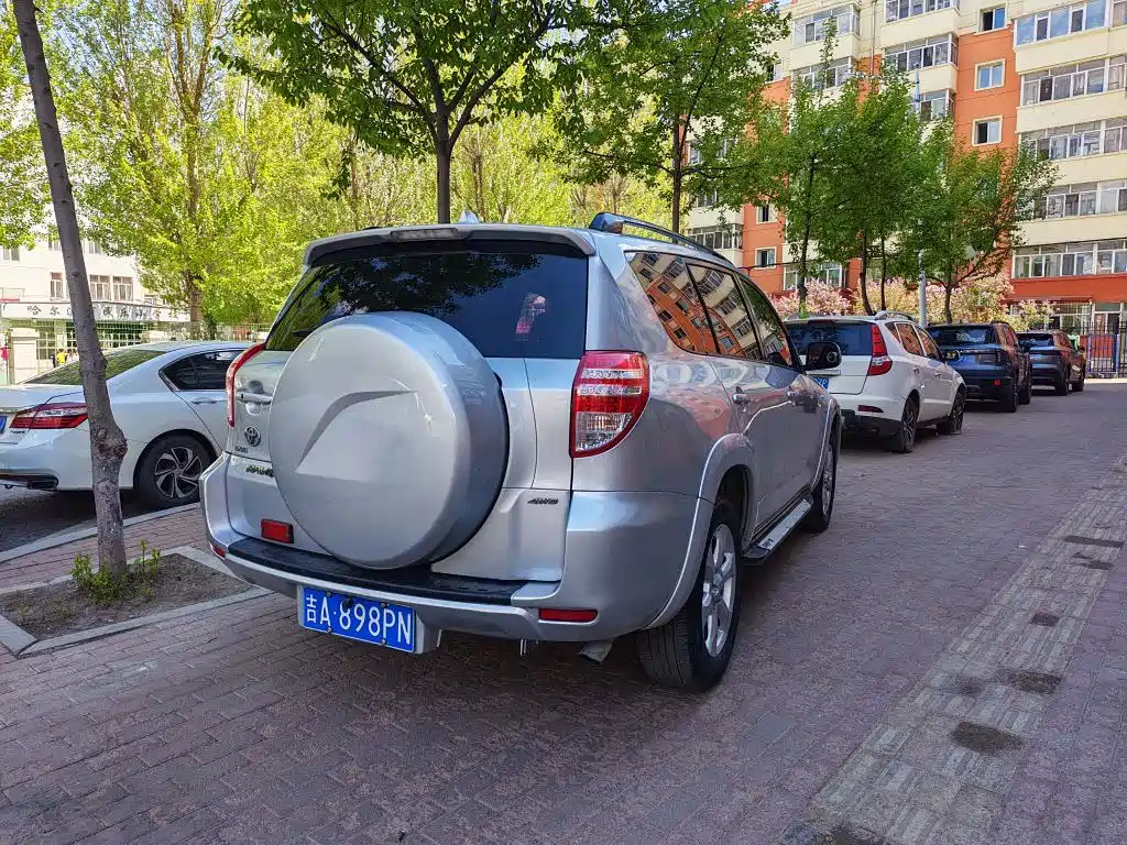 RAV4 RAV4荣放 2009款 2.0 L 手动豪华版