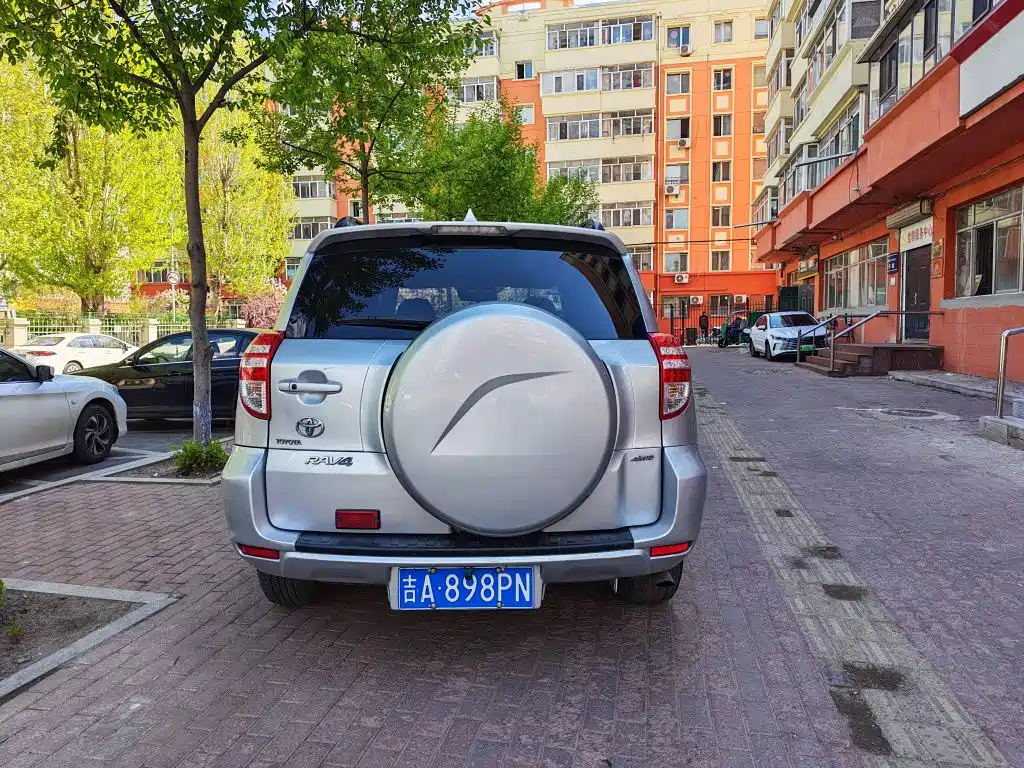 RAV4 RAV4荣放 2009款 2.0 L 手动豪华版