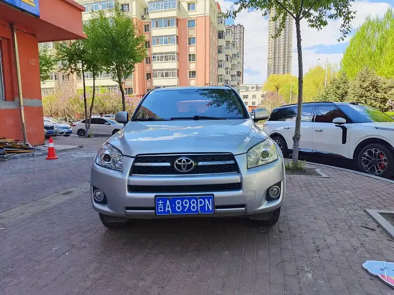 Toyota RAV4 RAV4荣放 2009款 2.0 L 手动豪华版