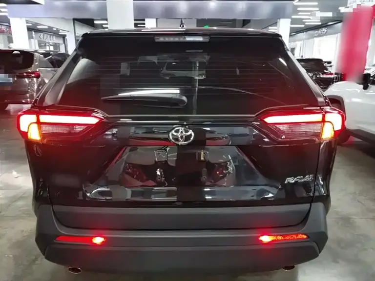 Toyota RAV4 2.0 L CVT 2 WD Urban