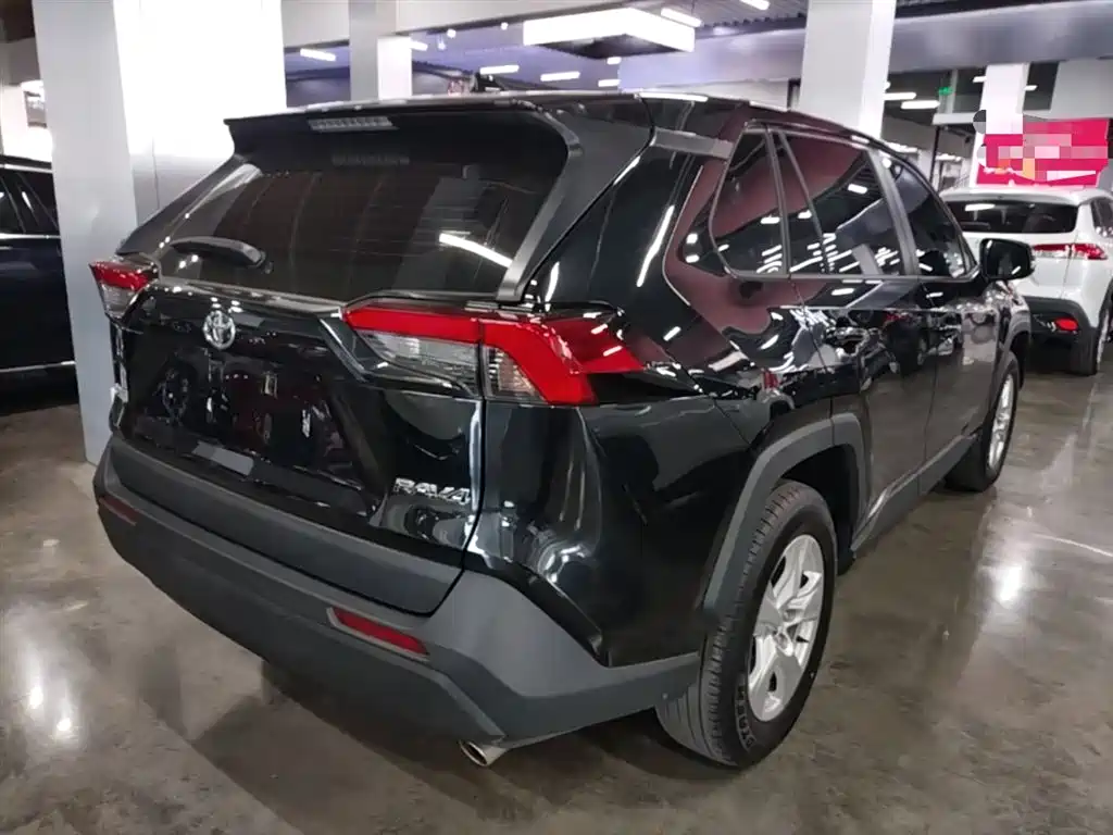 RAV4 2.0 L CVT 2 WD Urban