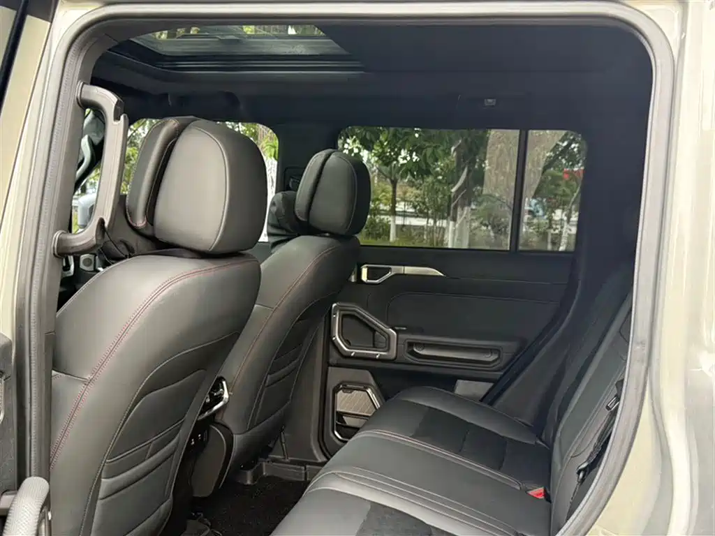 Jetour Traveller 2.0 T 4 WD Silver Dragon