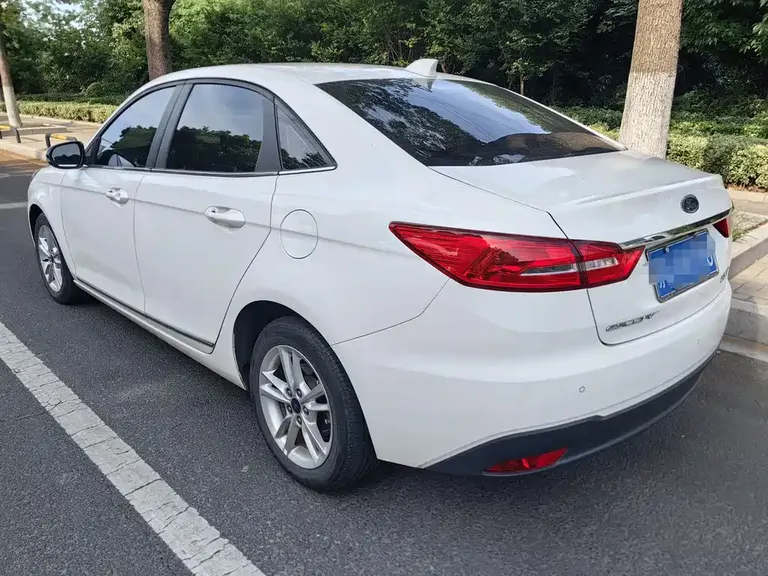 Ford Escort Facelift 1.5 L Auto Joy CN-V