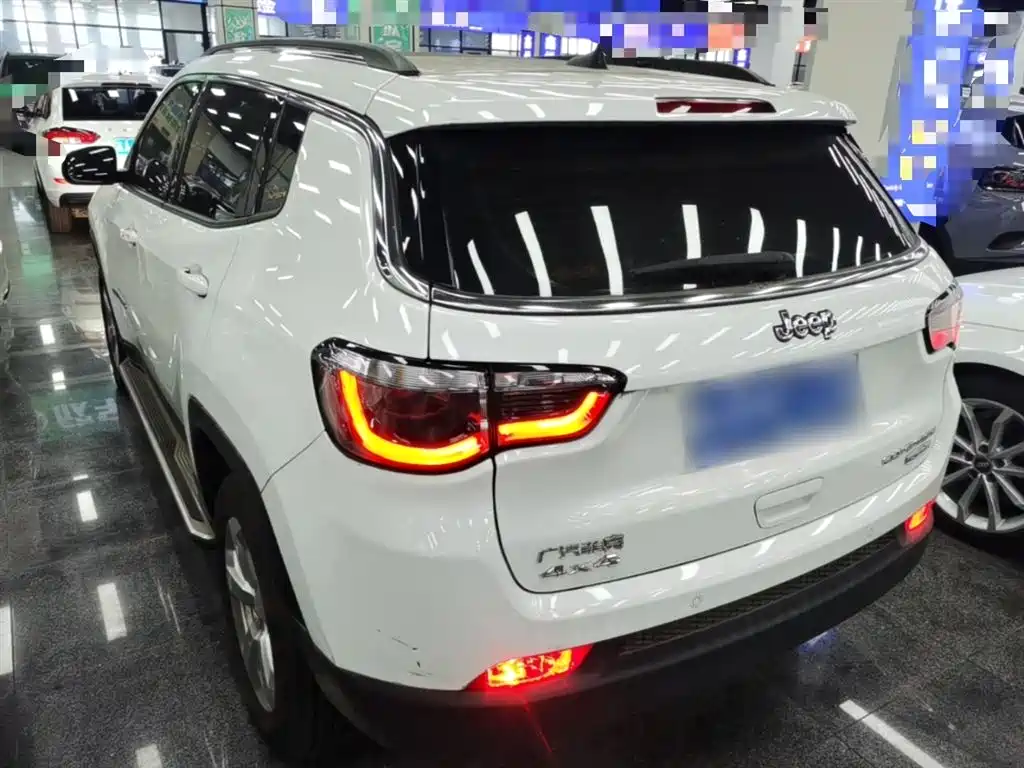 Compass 指南者 2019款 200 T 自动家享四驱-互联大屏版