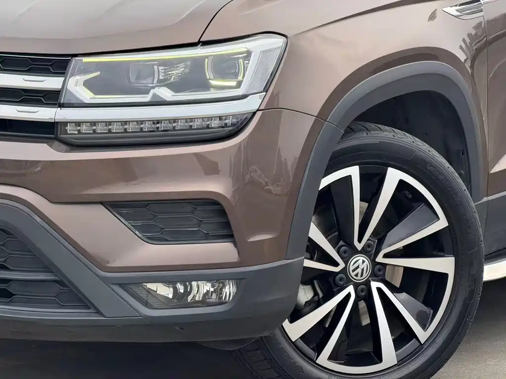 Tharu 280 TSI 2 WD Luxury CN-VI