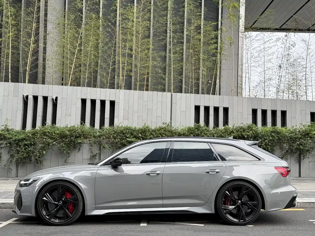 Audi RS 6 RS 6 4.0 T Avant Premium