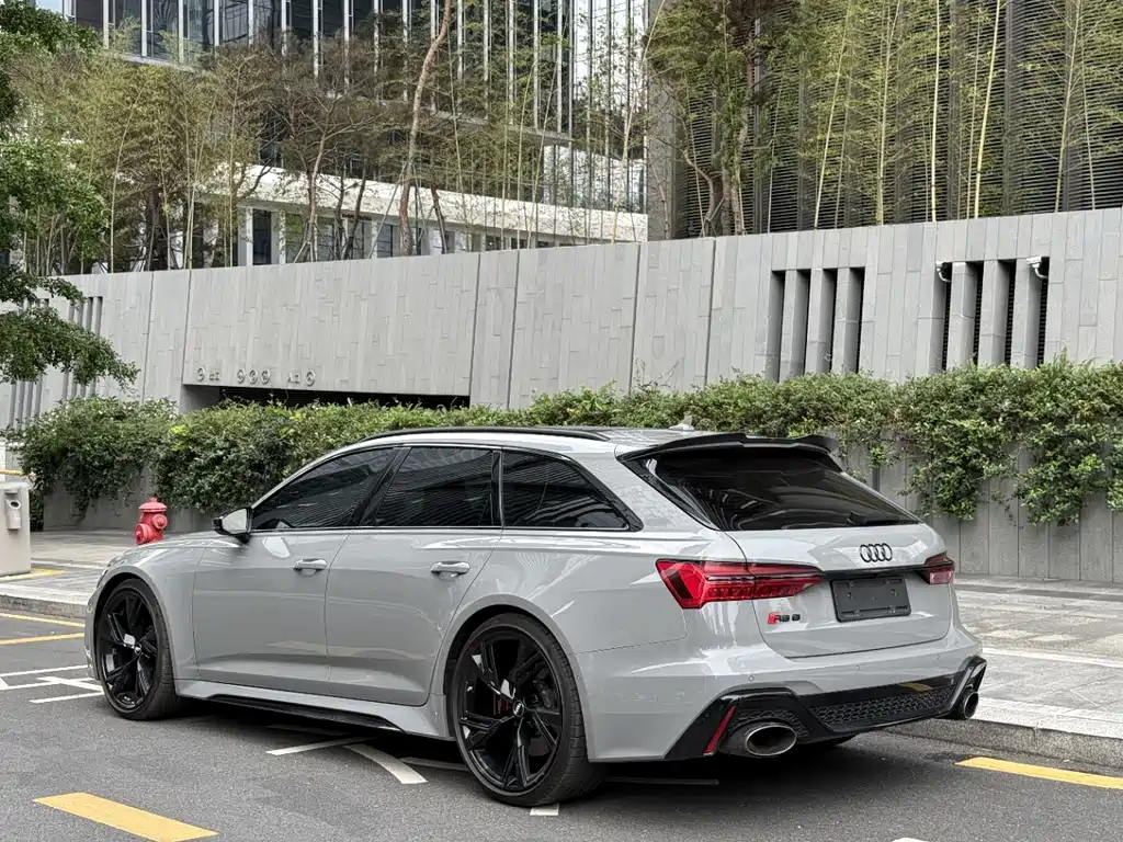 Audi RS 6 RS 6 4.0 T Avant Premium