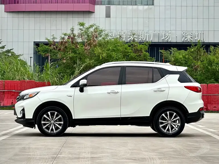 GAC Trumpchi GS3 235 T Auto Elite