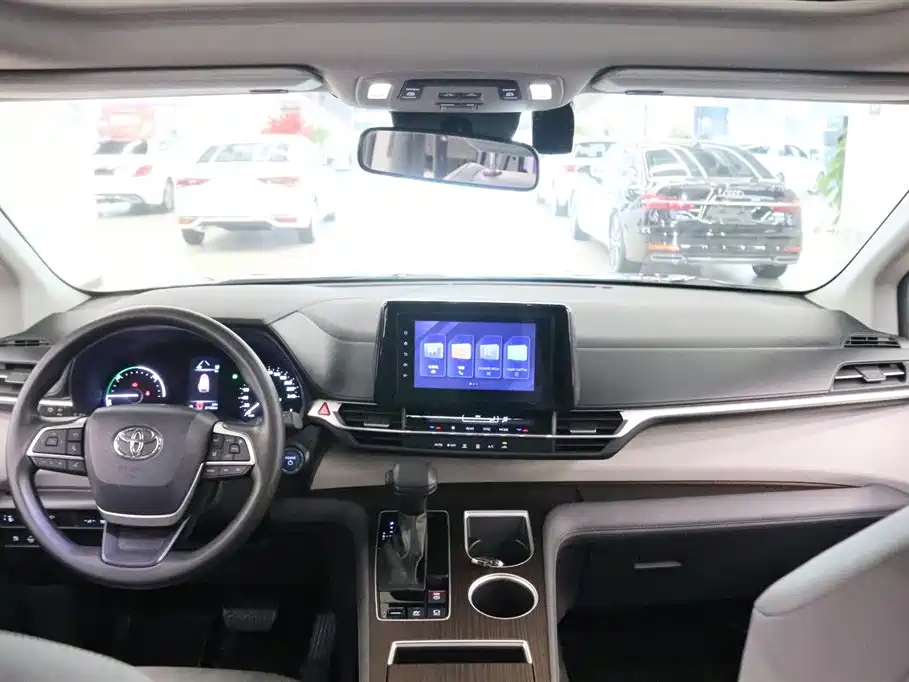 Granvia 2.5 L Hybrid Comfort