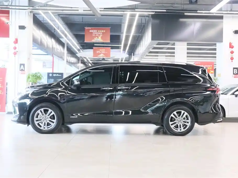 Granvia 2.5 L Hybrid Comfort