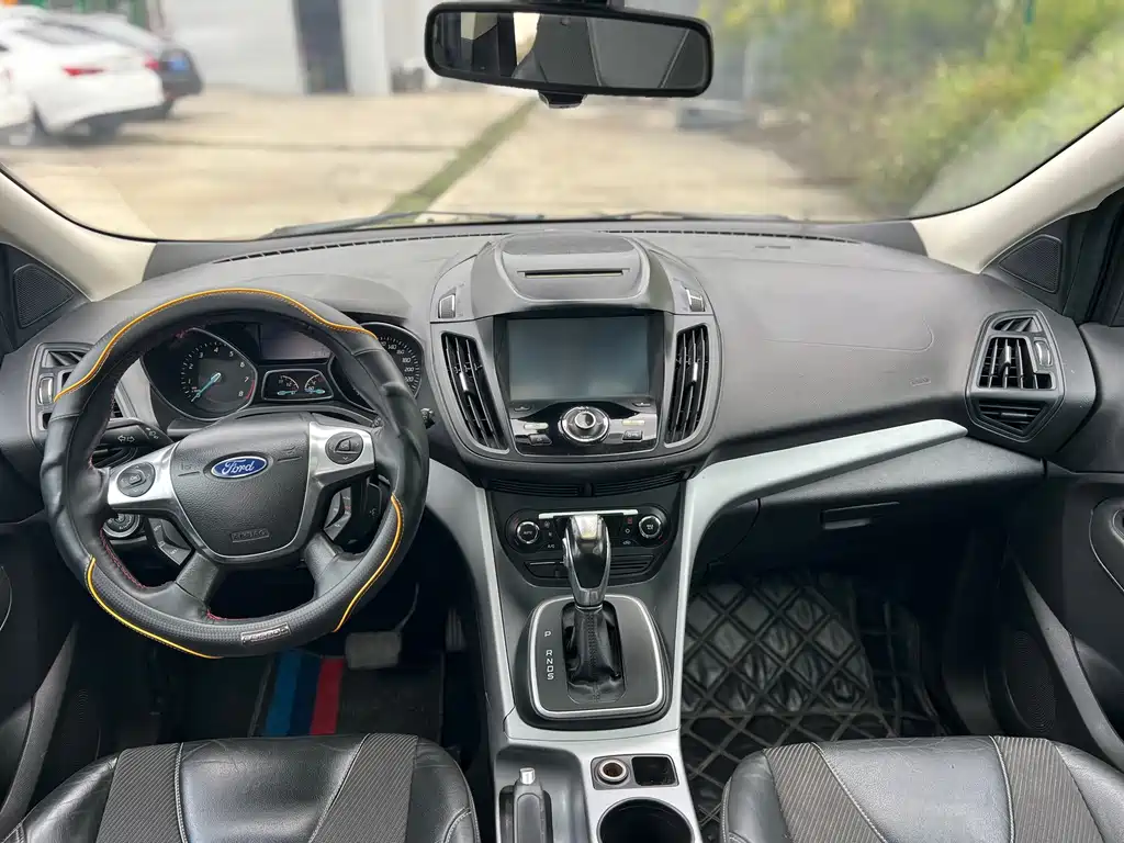 Kuga 1.6 L GTDi 2 WD Style