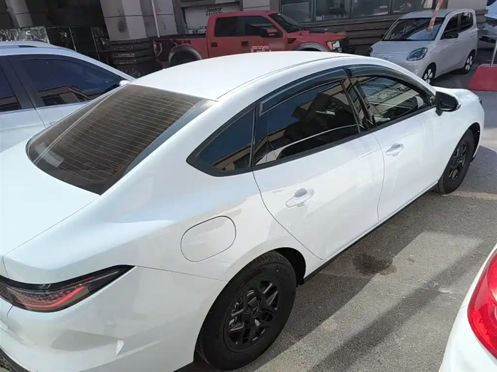 Seal 05 DM-i DM-i Smart Drive 55 KM Luxury