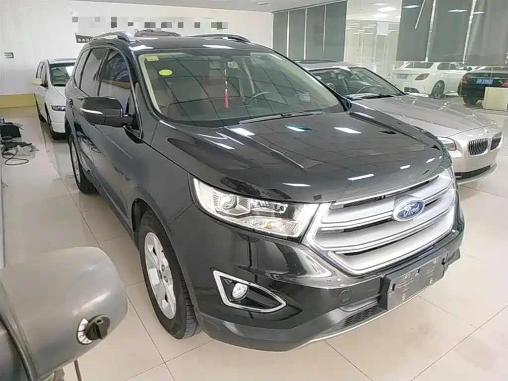 Edge EcoBoost 245 2 WD Elite Sharp 5-seat