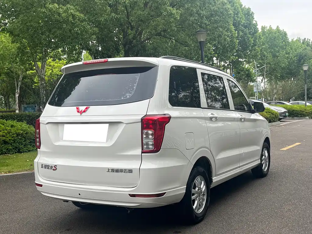 Wuling Hongguang 1.5 L S Basic CN-VI LAR