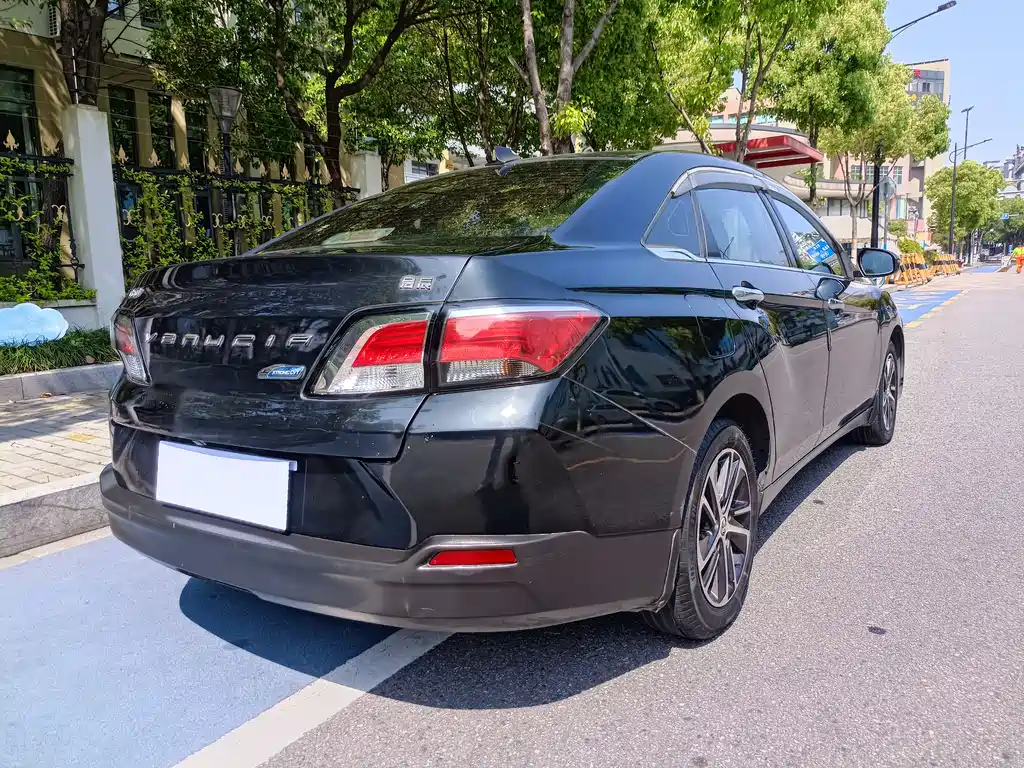 Venucia D60 1.6 L CVT Connected Elite