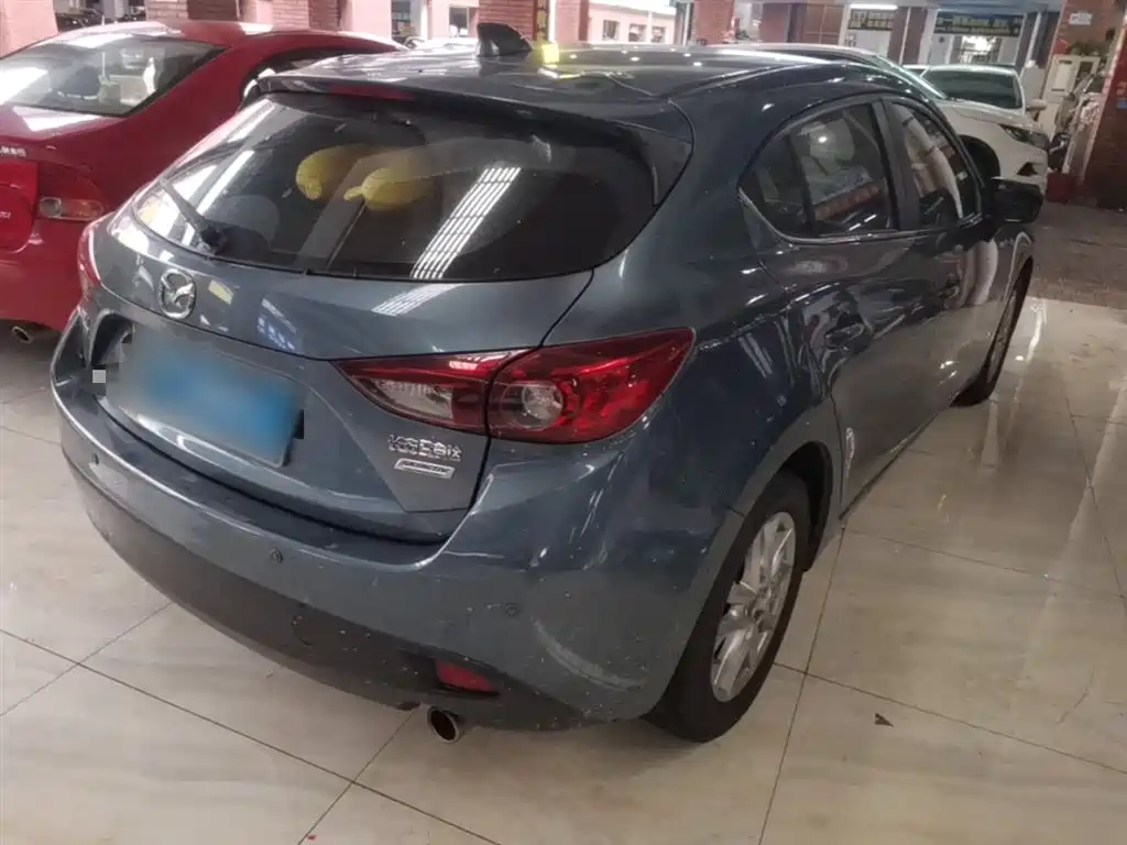 Mazda 3 Axela Hatchback 1.5 L Auto Comfort