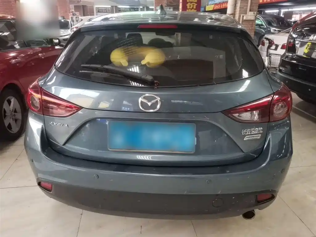 Mazda 3 Axela Hatchback 1.5 L Auto Comfort
