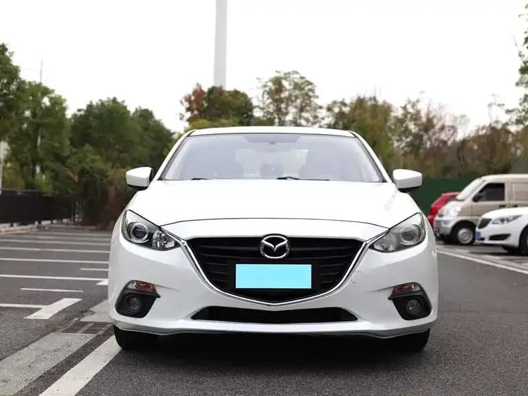 Mazda 3 Axela Sedan 1.5 L Auto Luxury