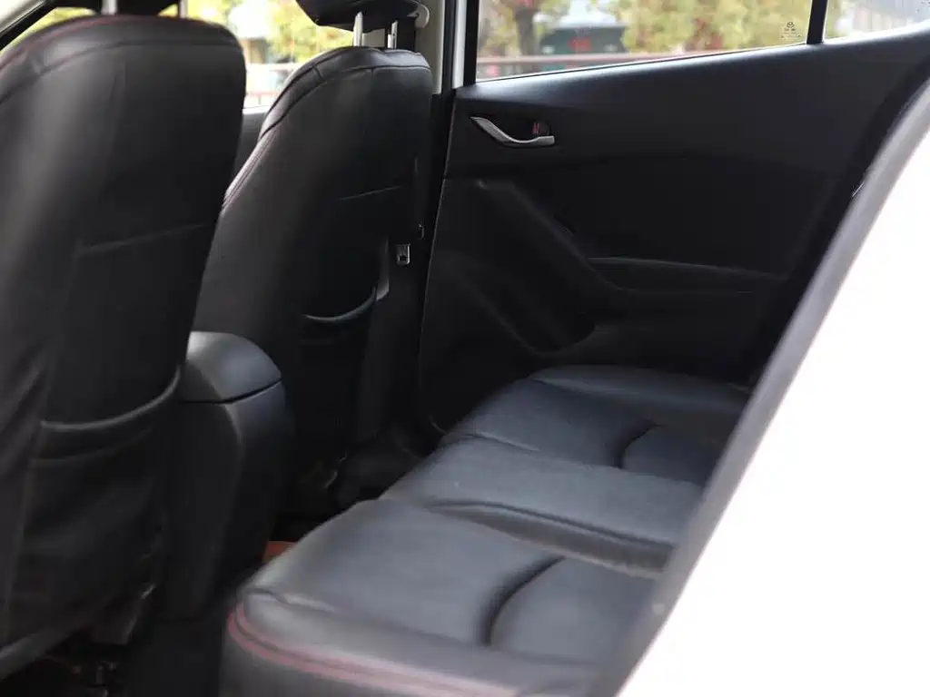 Mazda 3 Axela Sedan 1.5 L Auto Luxury