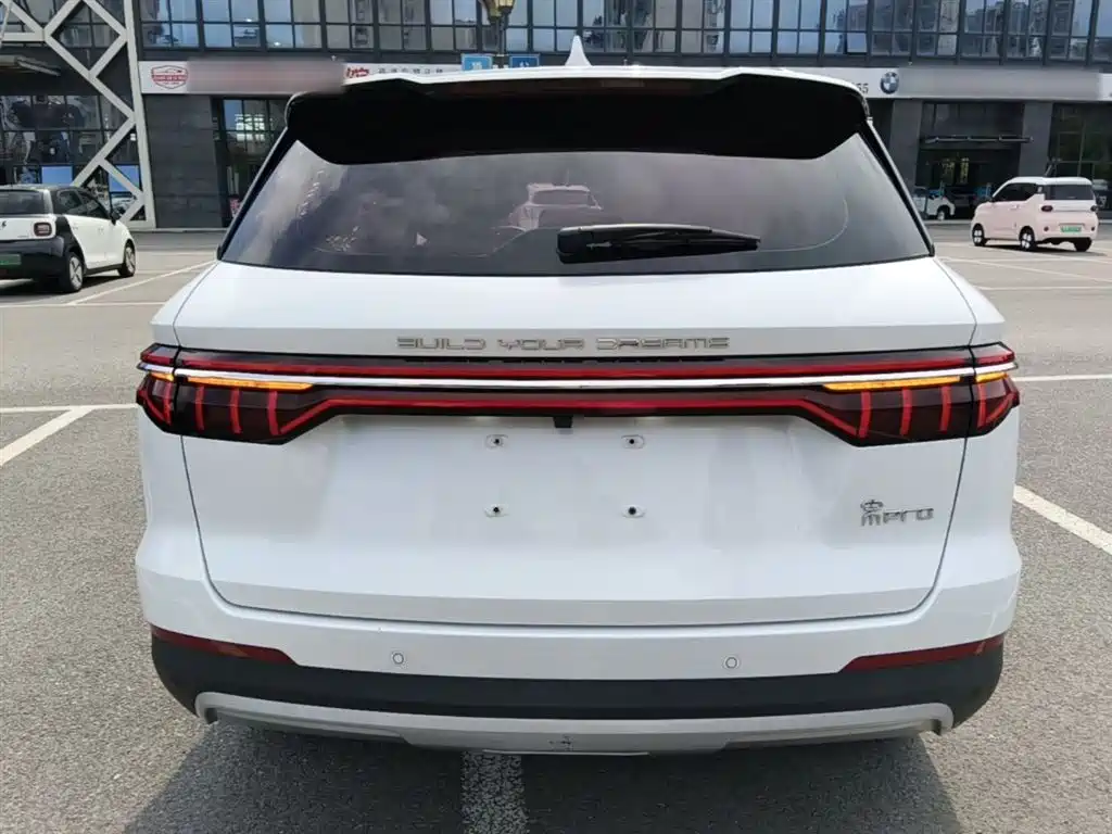 Song Pro 1.5 T Auto Distinguished