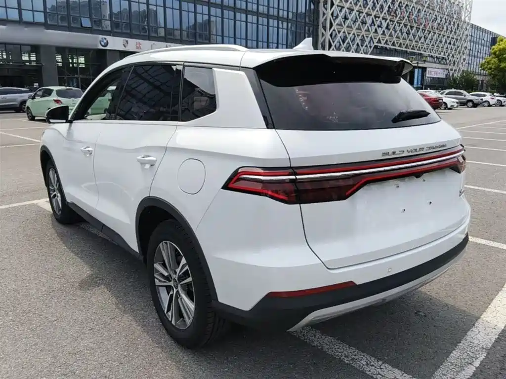 Song Pro 1.5 T Auto Distinguished