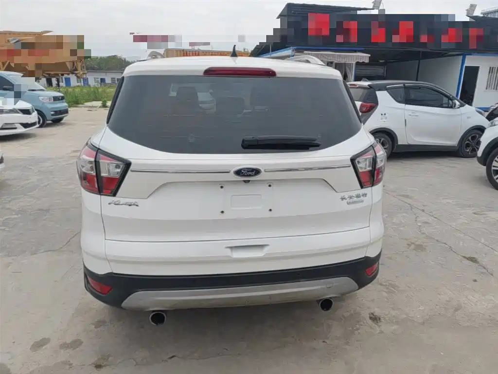Kuga EcoBoost 180 2 WD Grand Wing