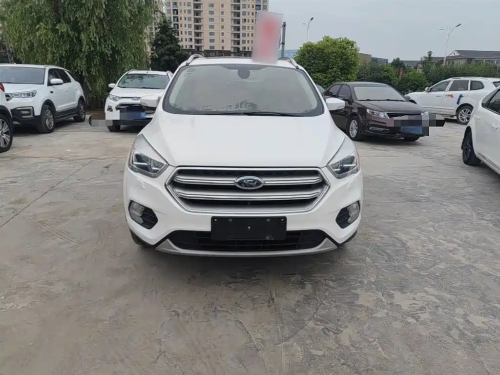 Kuga EcoBoost 180 2 WD Grand Wing