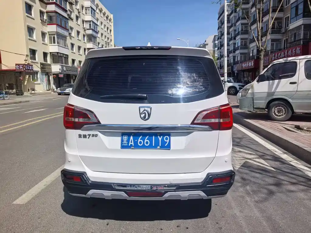 Baojun 730 1.5 L Manual Luxury 7-seat