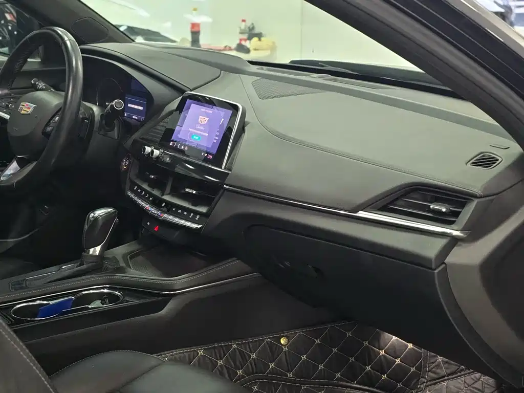 Cadillac CT4 28 T Style