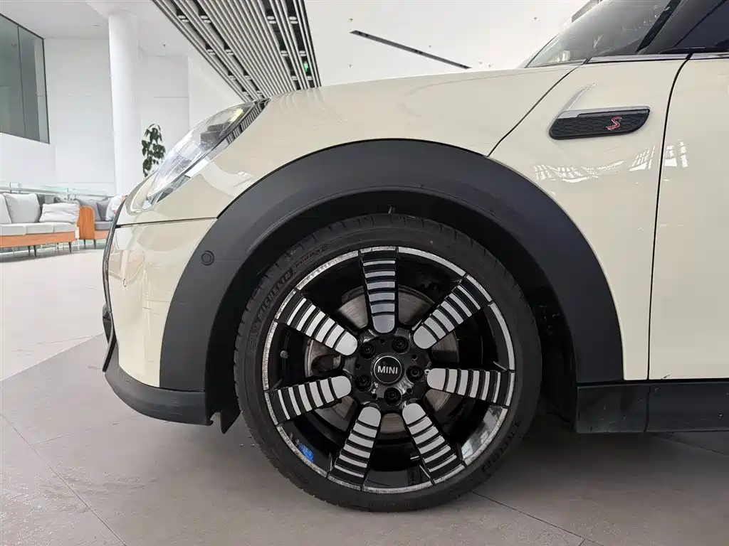 MINI Facelift 2.0 T COOPER S Artist
